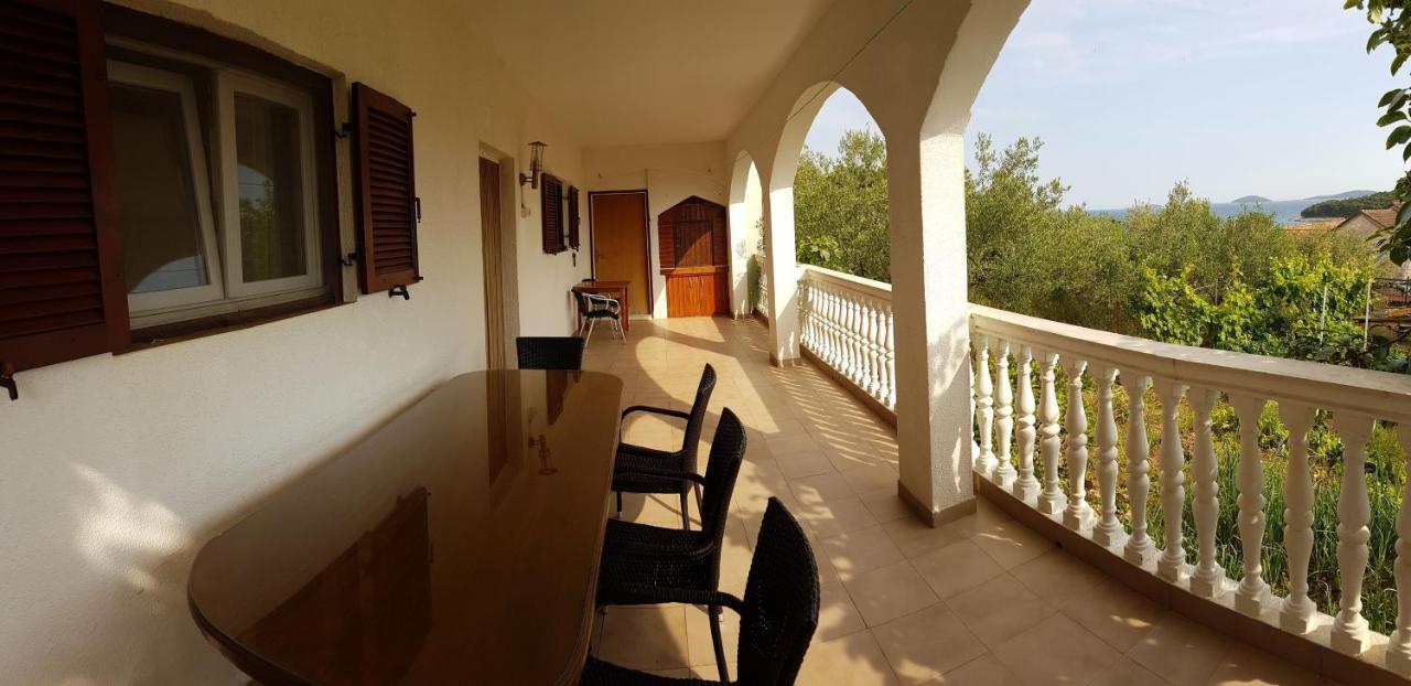 Apartmani Ela Prvić Luka Esterno foto