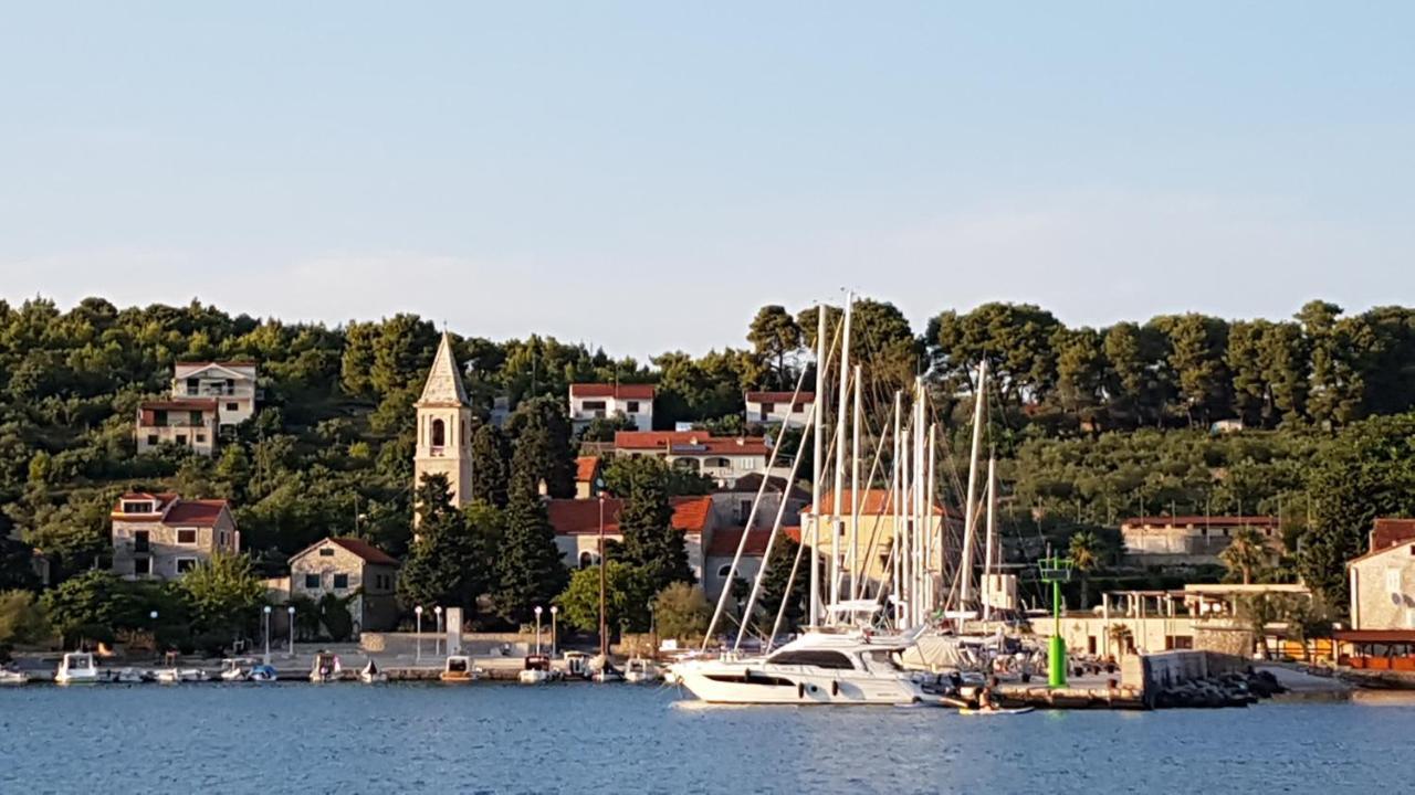 Apartmani Ela Prvić Luka Esterno foto