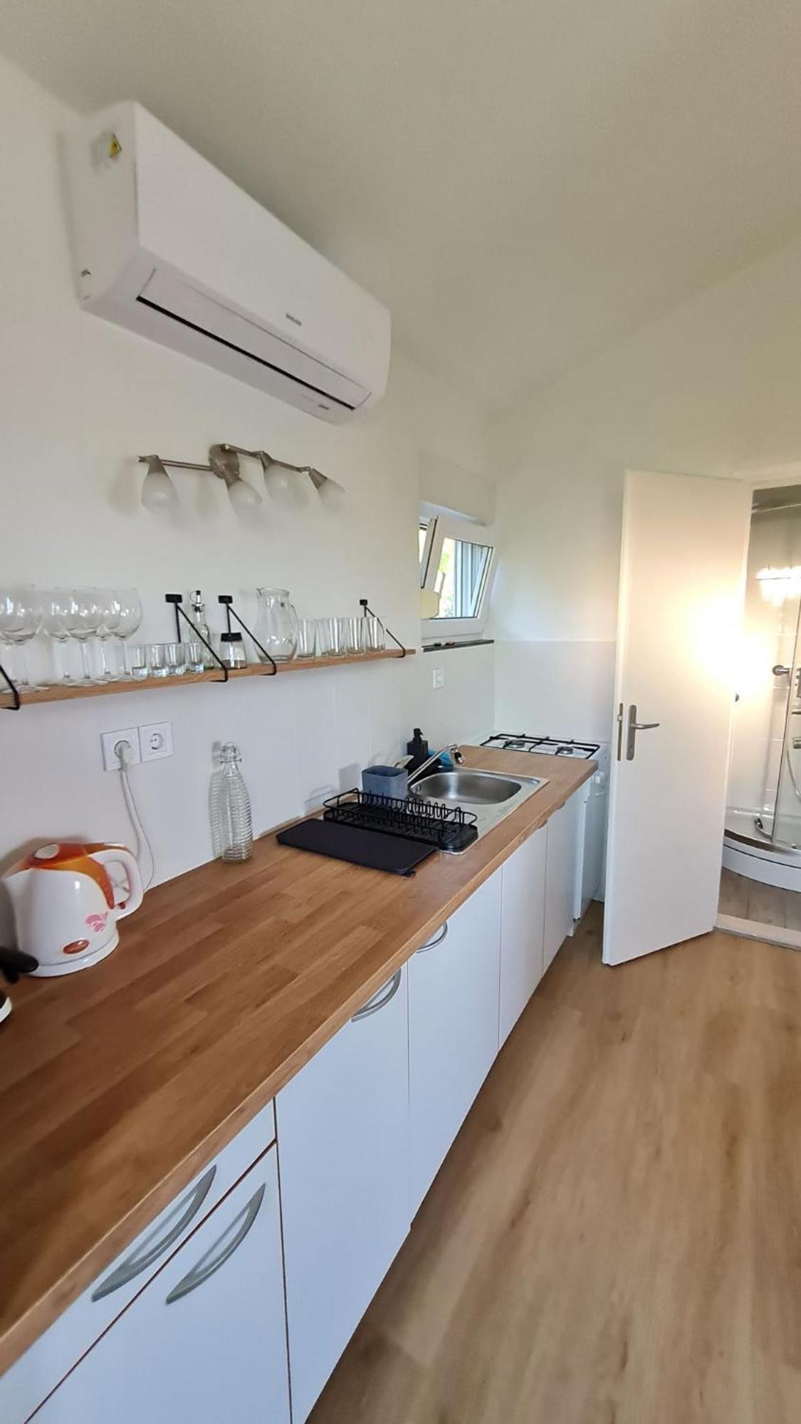 Apartmani Ela Prvić Luka Esterno foto