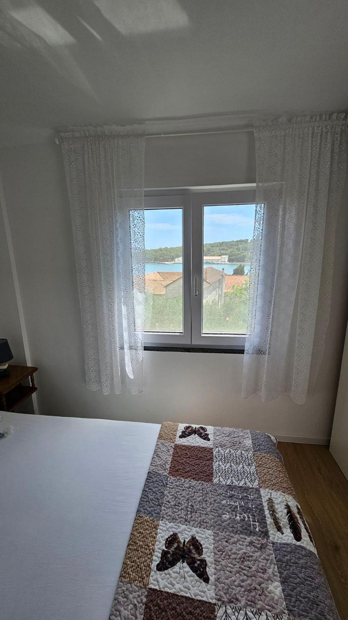 Apartmani Ela Prvić Luka Esterno foto